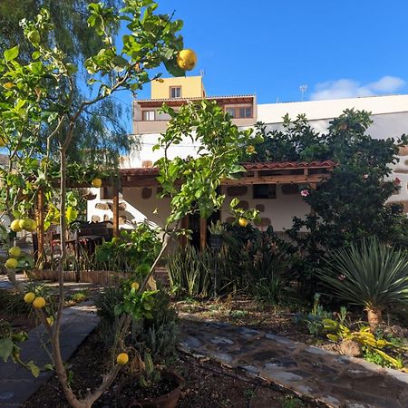 Appartamento Casa Roberta Fuego Arona  Esterno foto
